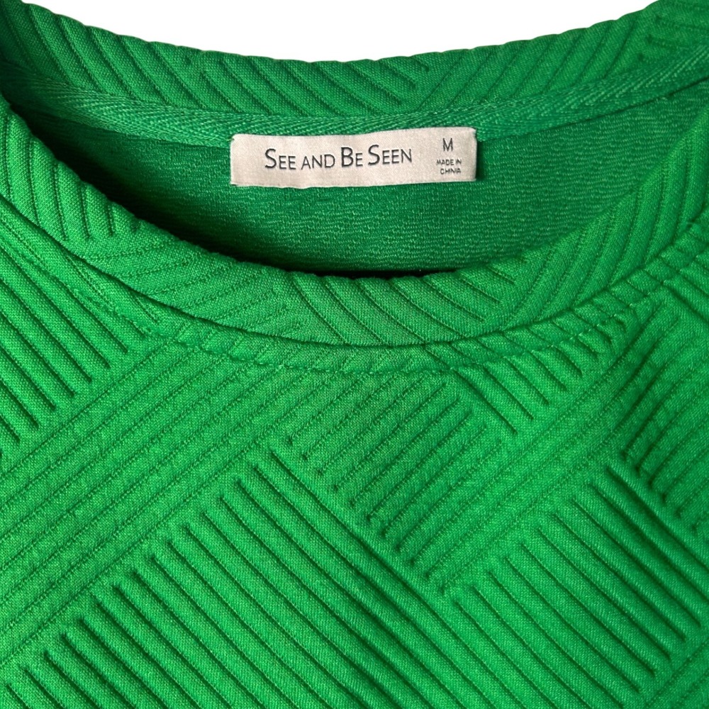 SEE AND BE SEEN Textured Geometric Knit Top Short Sleeve Crew Neck Green Medium - Picture 2 of 6